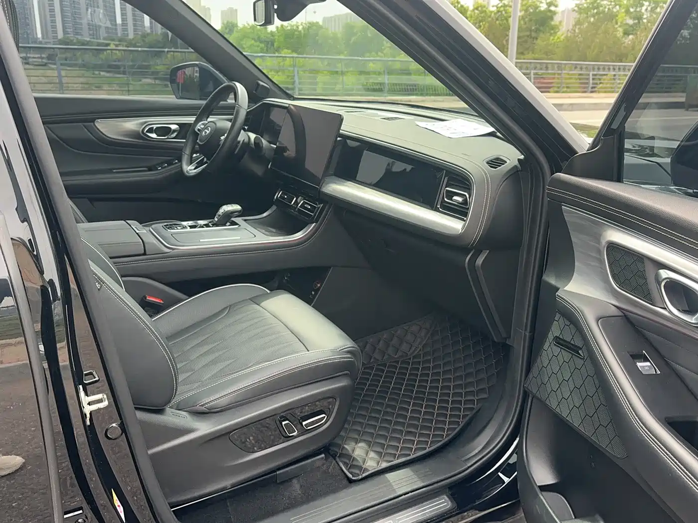 GAC Trumpchi Trumpchi GS8 2022 Pilot Series 2.0TGDI 2WD Luxury Smart Connect Edition (7-Seater) фото 24
