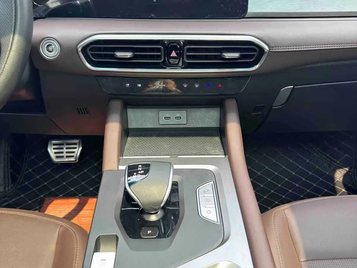 Jetour X90 PLUS 2023 2023 1.6TD DCT Villa 7-Seater
