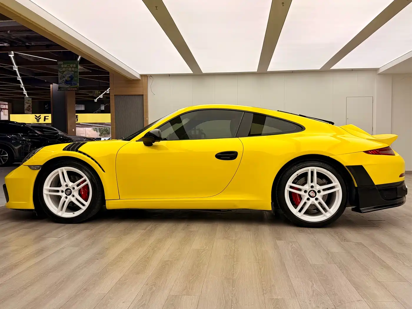 Porsche 911 2015 Carrera 3.4L Style Edition фото 3