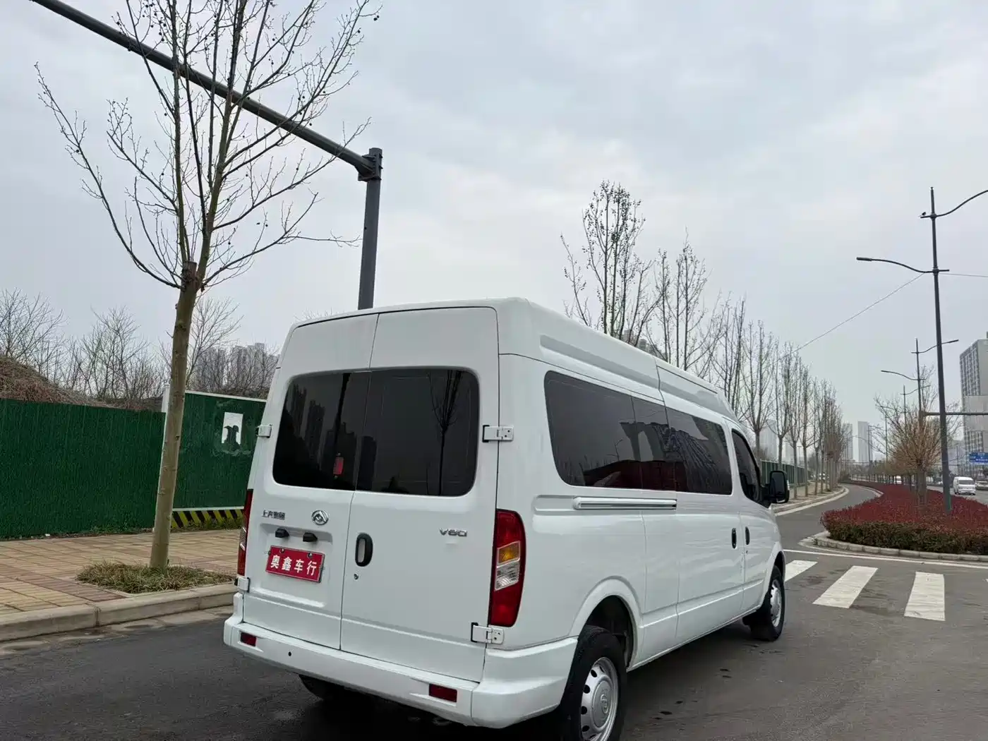 SAIC Maxus Xintu V80 2019 Model 2.5T Classic 6-speed manual Aoyuntong long wheelbase medium roof 7-seater фото 7