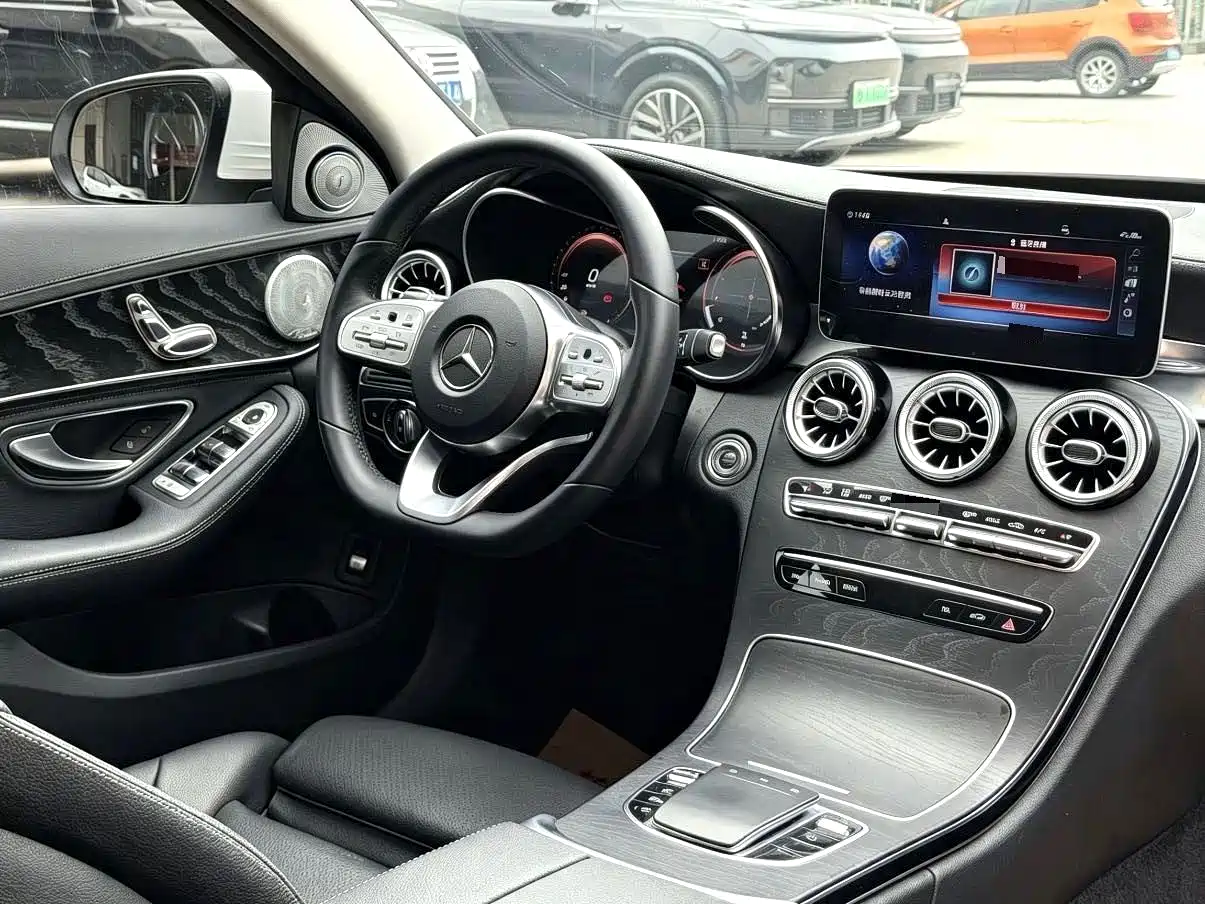 Photo 5 - Mercedes-Benz C-Class