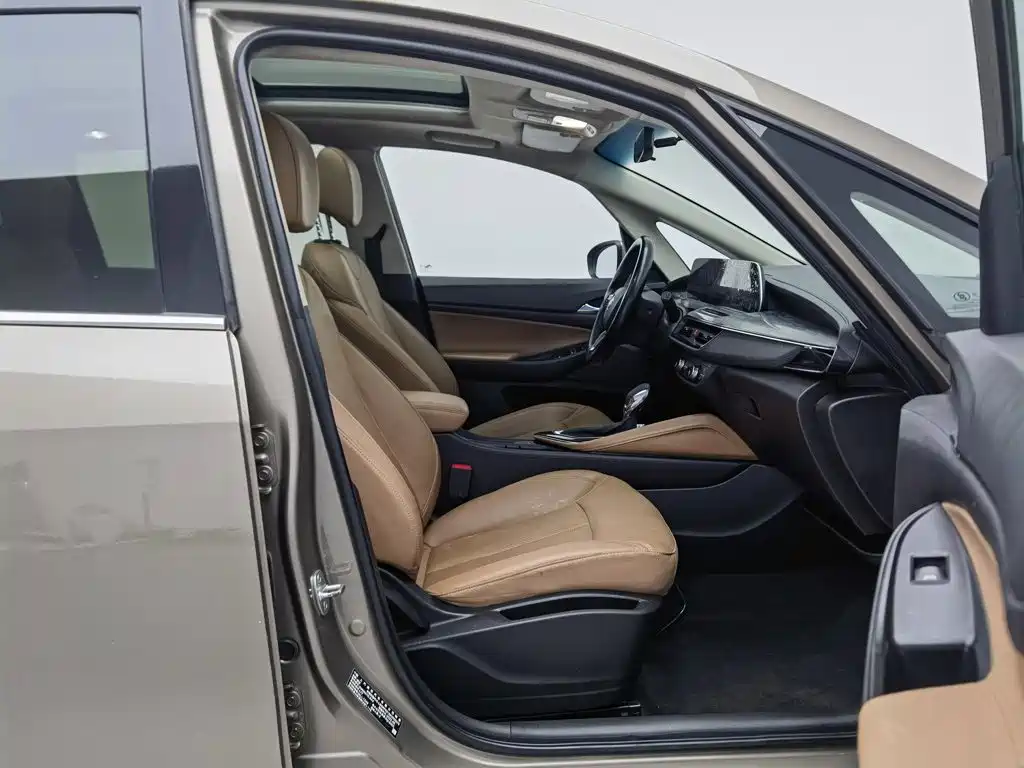 Фото 23 - Buick GL6