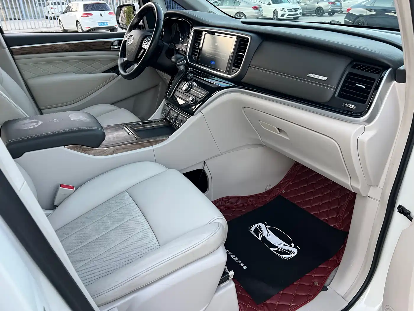 GAC Trumpchi Trumpchi M8 2018 320T Premium Edition фото 9