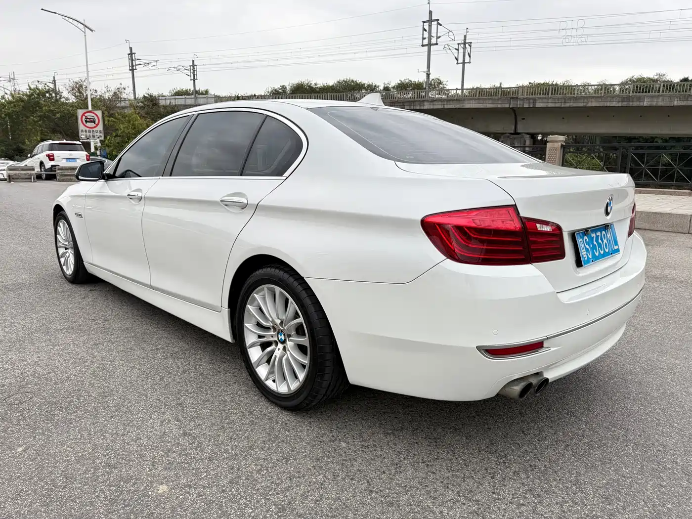 BMW 5 Series 2014 525Li Luxury Design Package фото 9