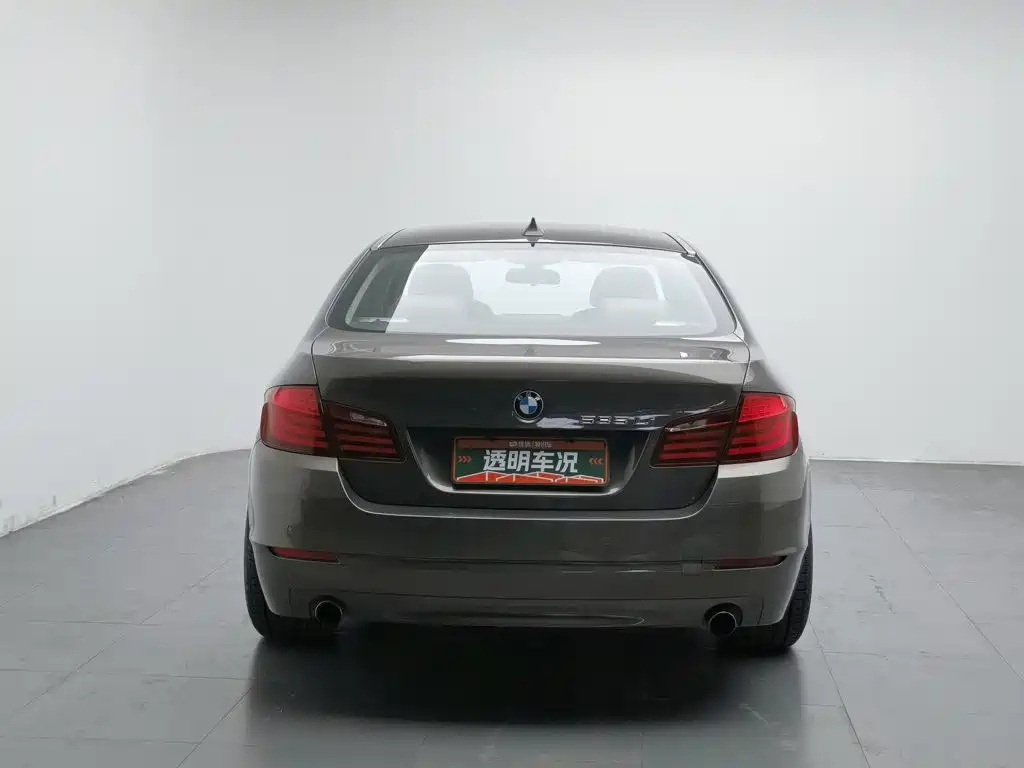 صورة 4 - BMW 5 Series