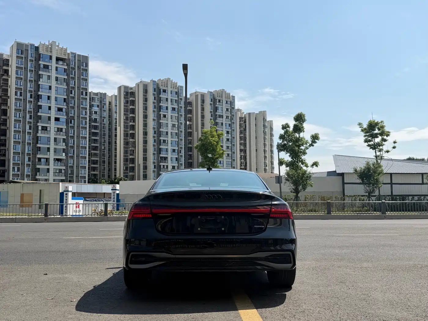 Audi A7L 2024 45 TFSI quattro S-line Black Warrior Edition фото 6
