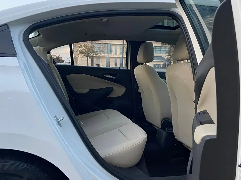 Photo 7 - Buick Excelle
