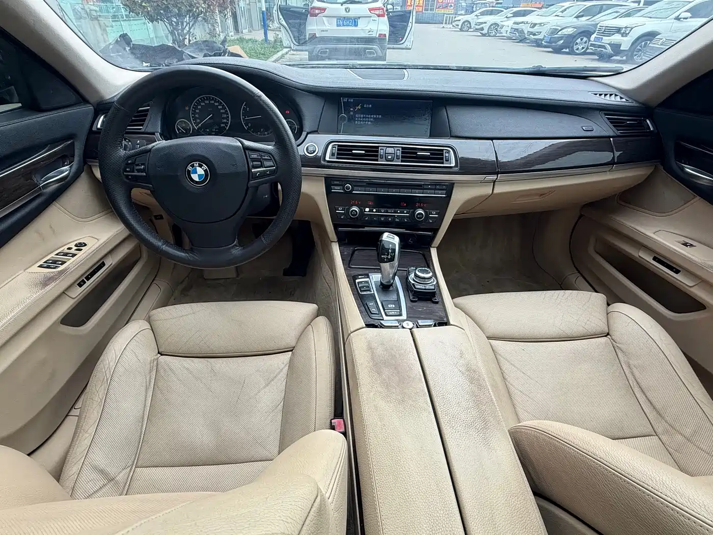 BMW 7 Series 2009 740Li Premium фото 9