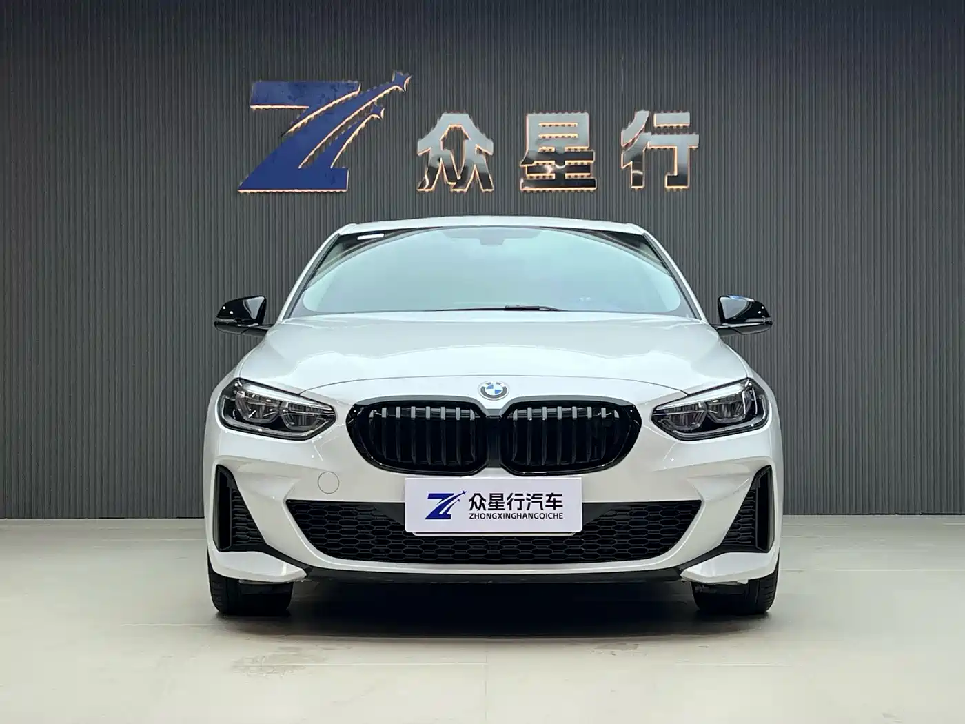 BMW 1 Series 2022 125i M Sport Shadow Edition фото 2