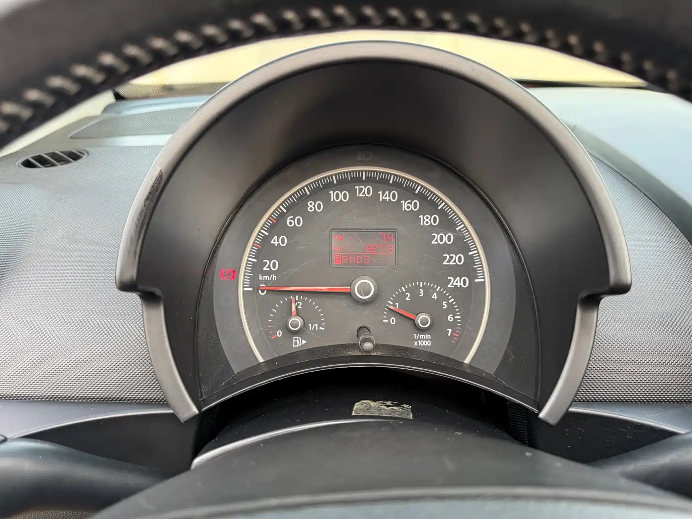 Volkswagen Beetle 2010 Model 2.0 BlackOrange Convertible Luxury Edition фото 10