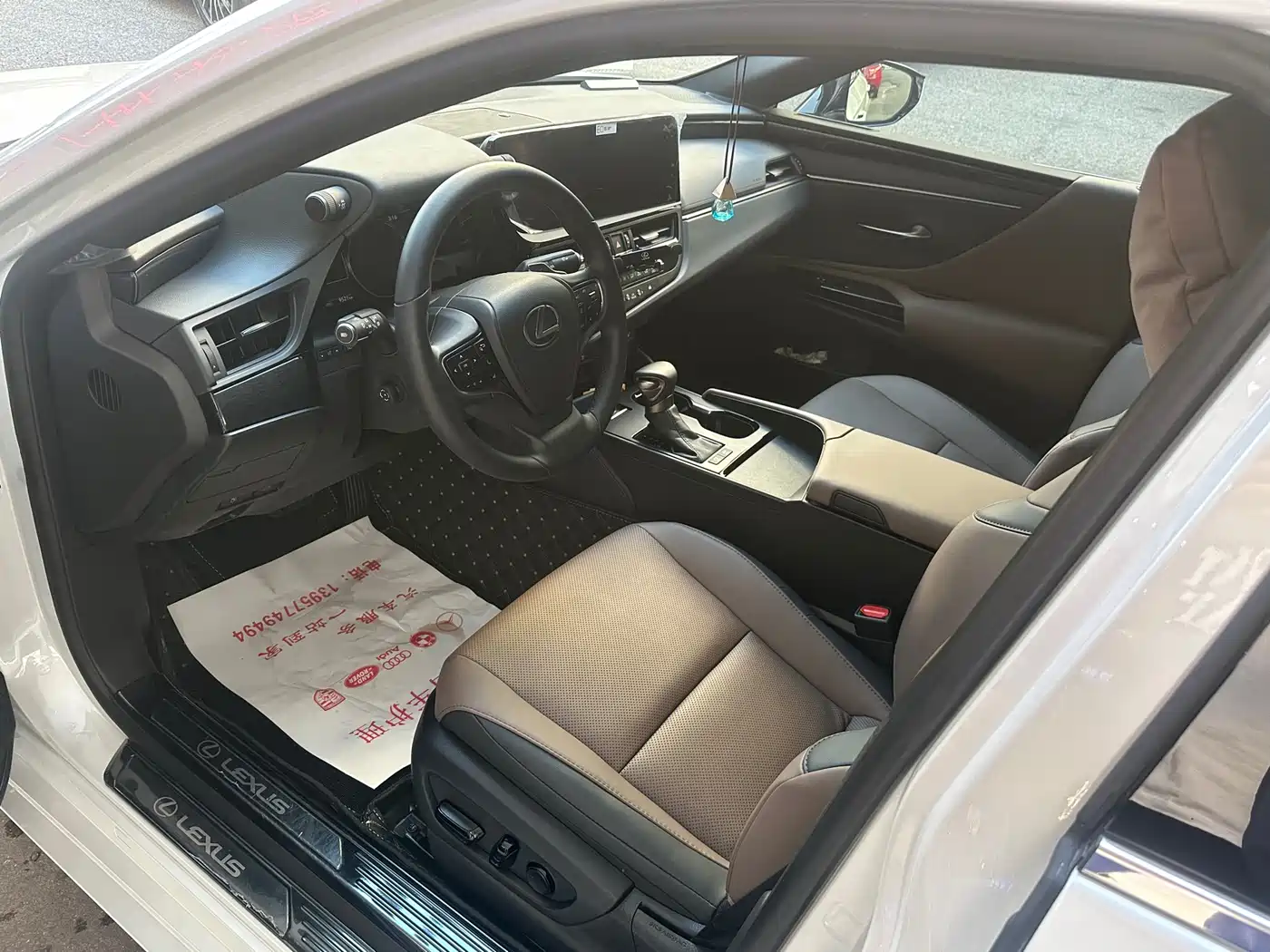 Lexus ES 2022 300h Excellence Edition фото 3