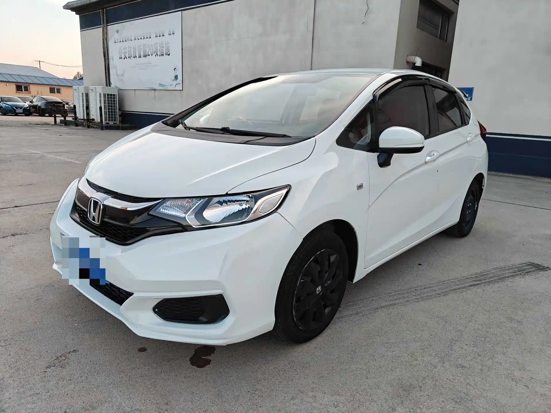 Фото 1 - Honda Fit