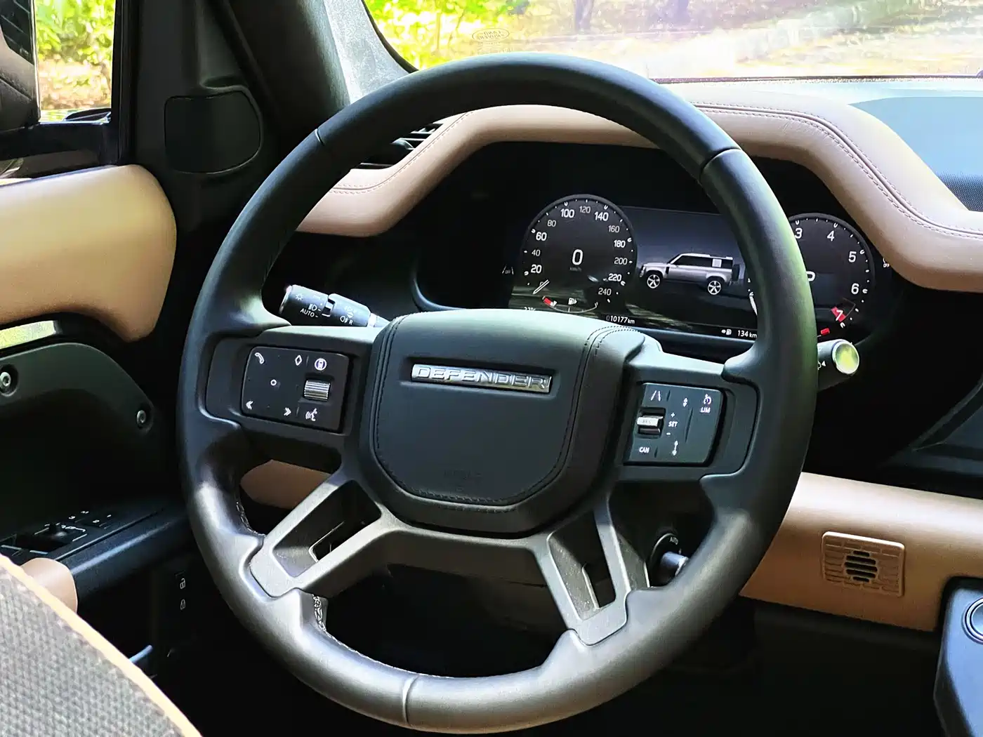 Land Rover Defender 2025 110 3.0T P400 -Dynamic HSE фото 28