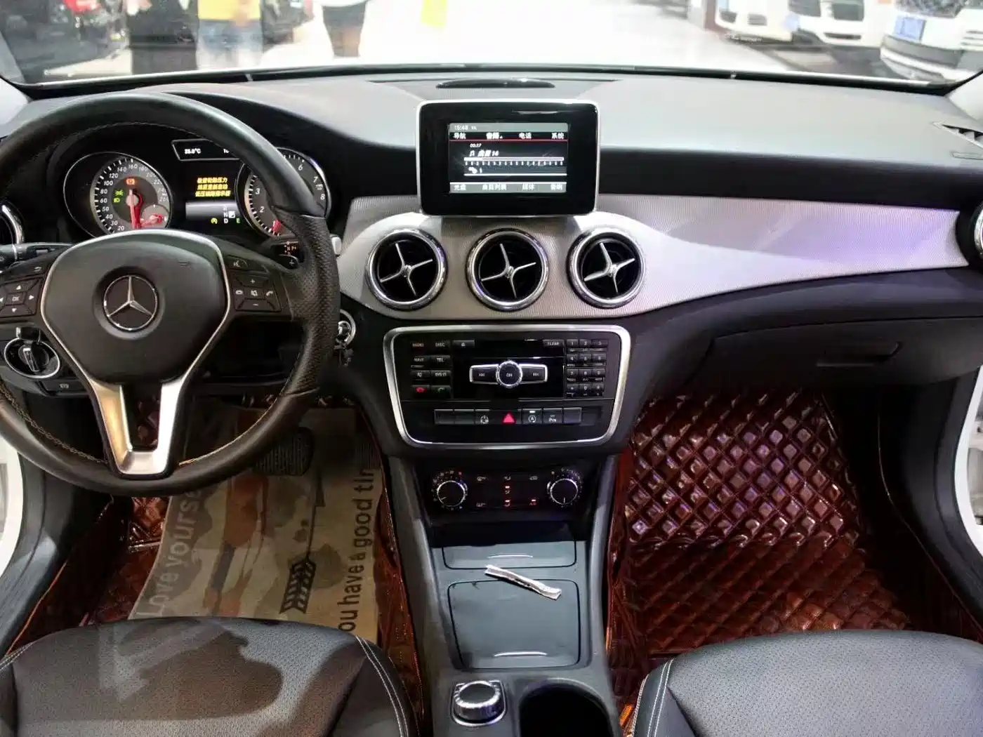 Mercedes-Benz GLA 2015 GLA 200 Dynamic фото 7