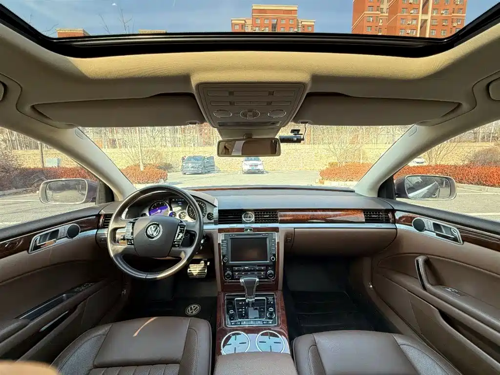 Volkswagen Phaeton 2015 Model 3.0L Smart Enjoyment Edition фото 6