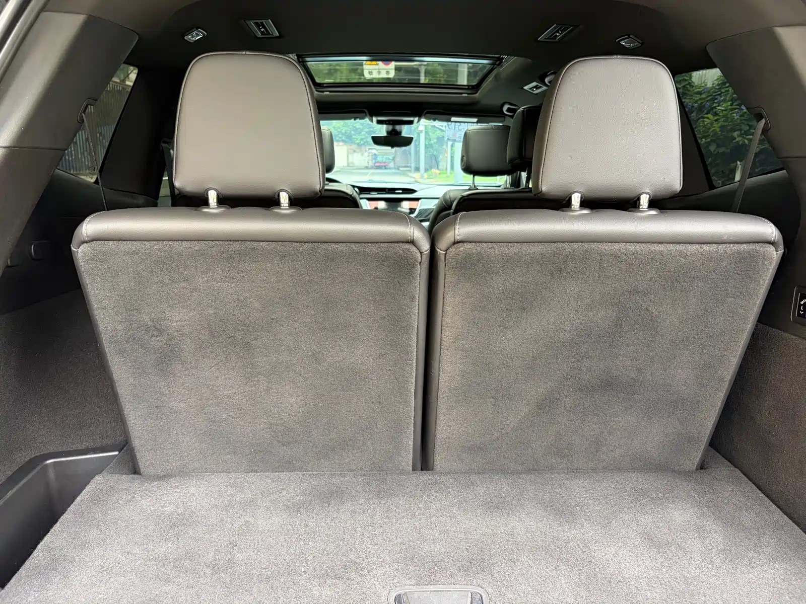 Photo 6 - Cadillac XT6