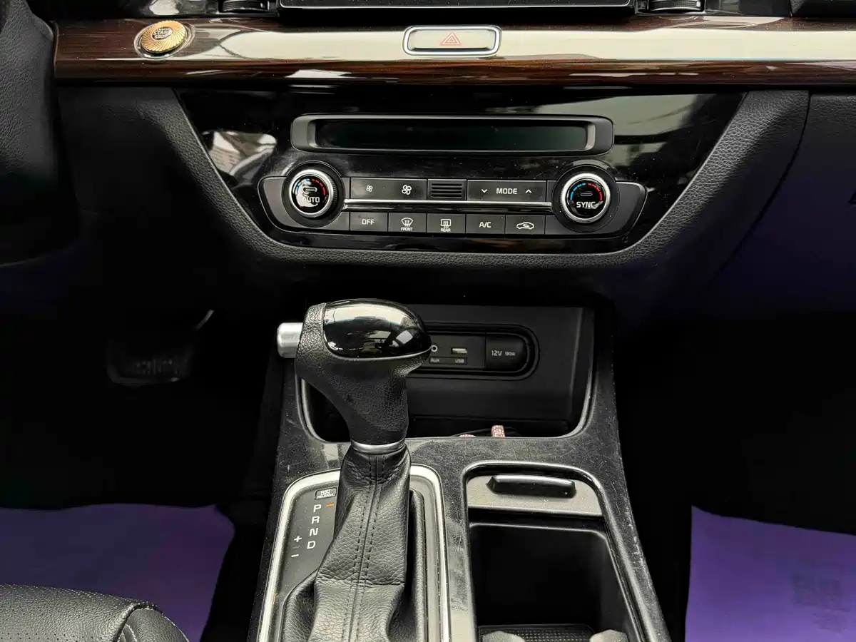 Kia K4 2014 1.8L Automatic GLS фото 10