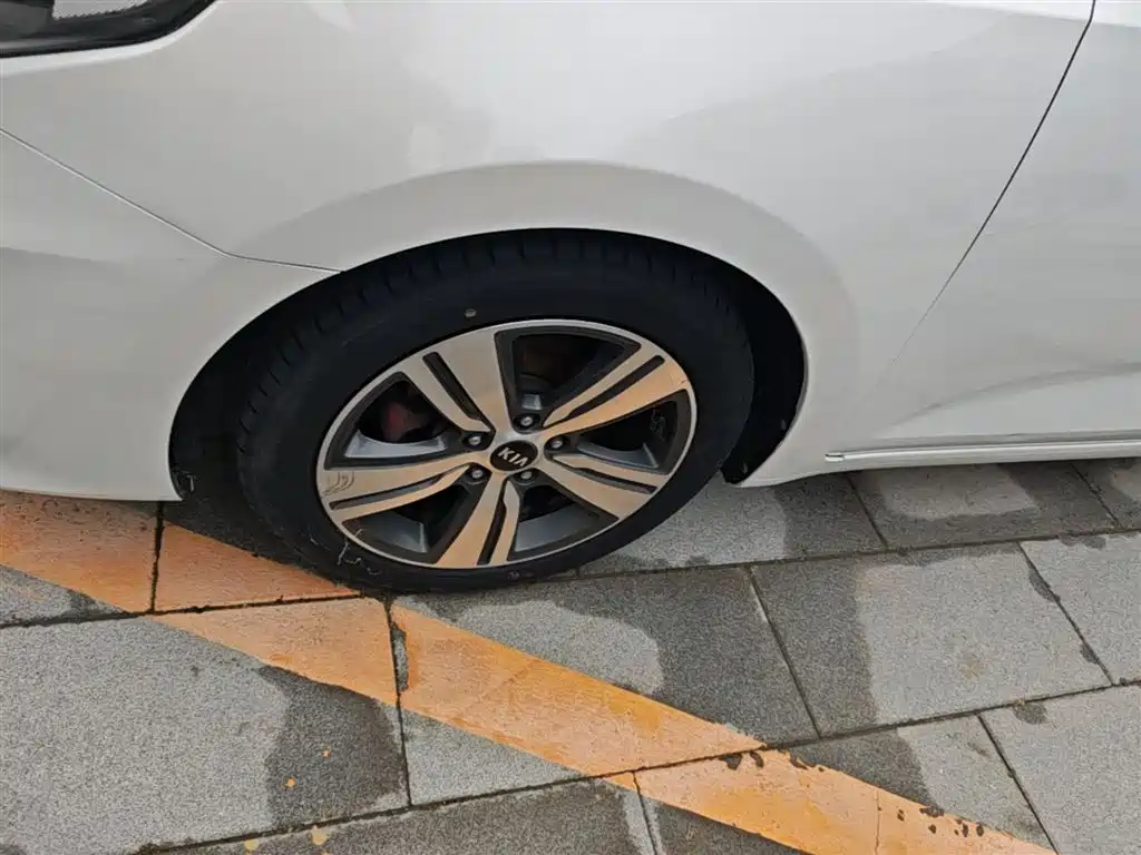 Kia Kaishen 2017 1.8L Automatic GLS фото 23