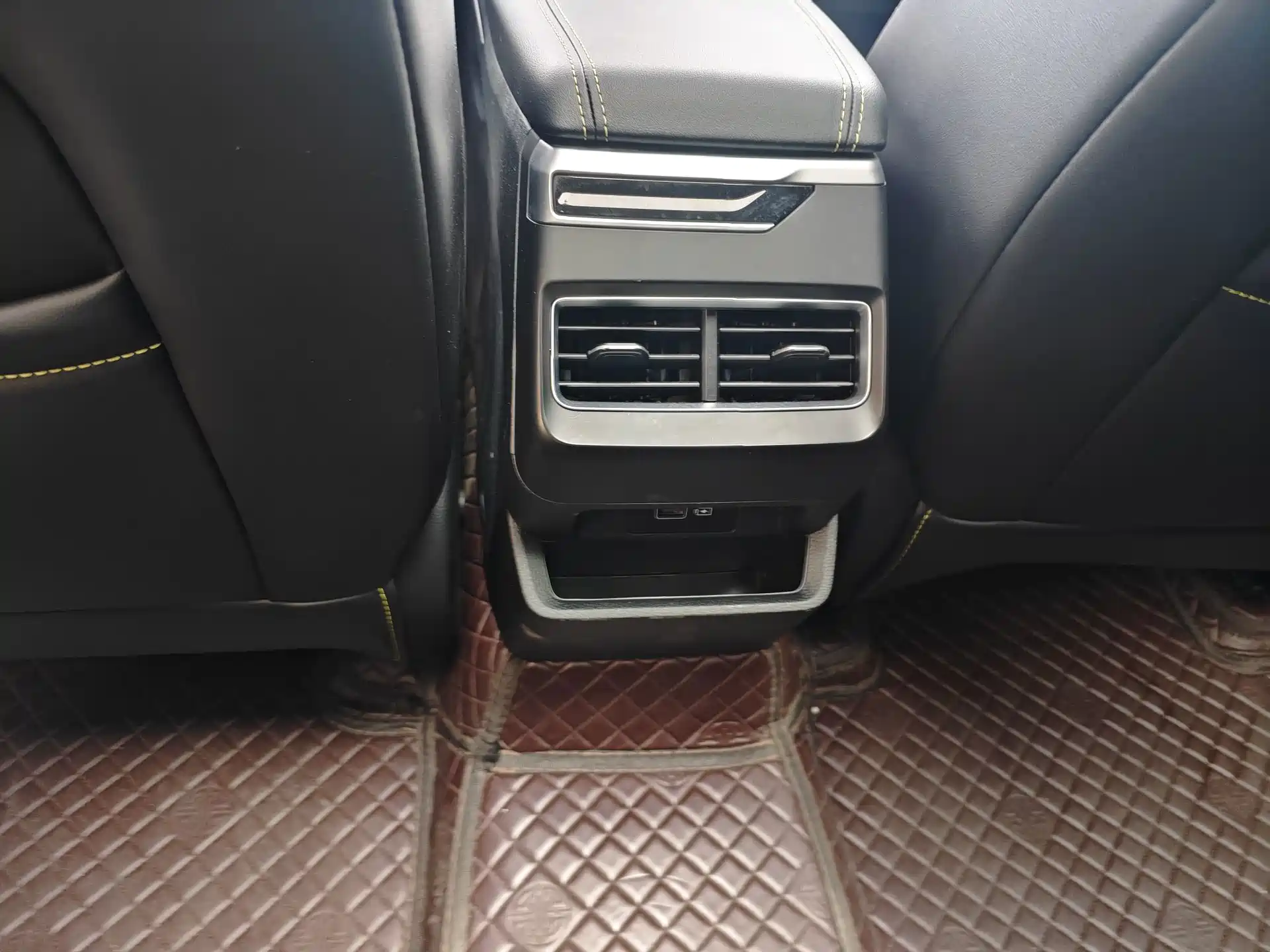 Фото 10 - Geely Preface