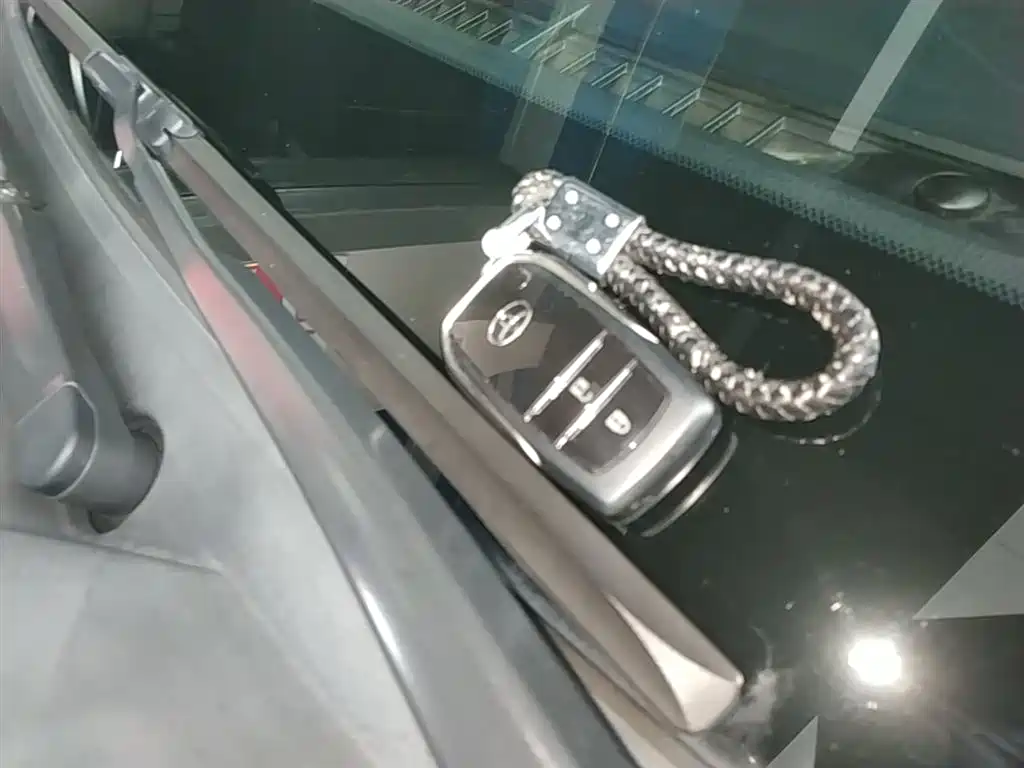 Toyota RAV4 Rongfang 2016 2.0L CVT 2WD Trend (China V) фото 9