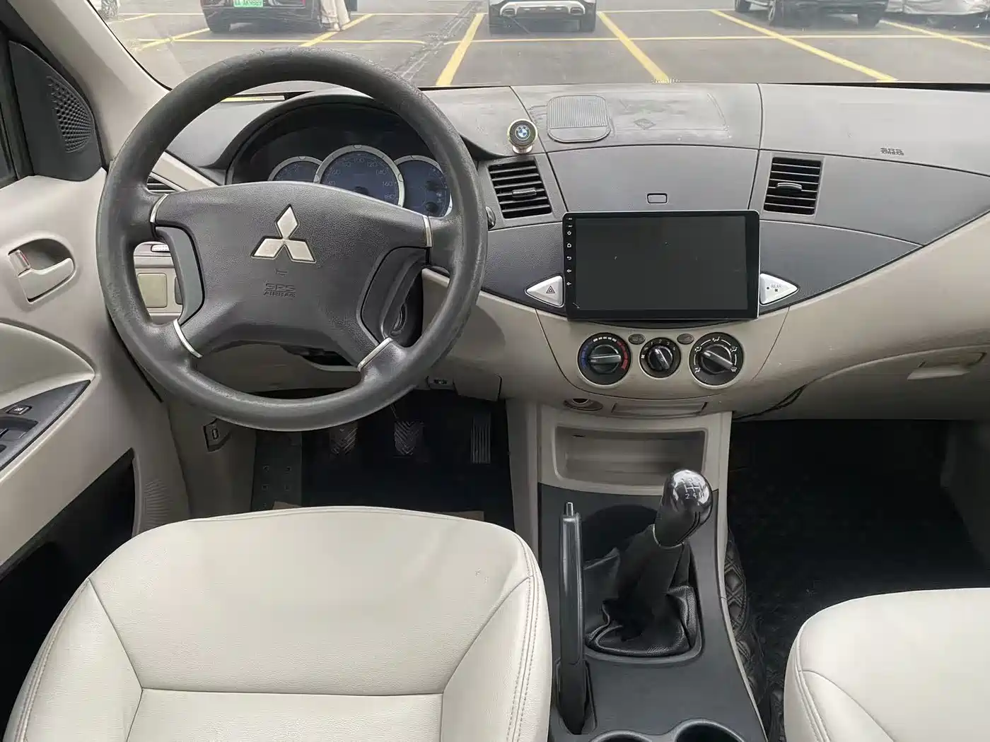 Mitsubishi Zinger 2011 2.0L Manual Luxury фото 20