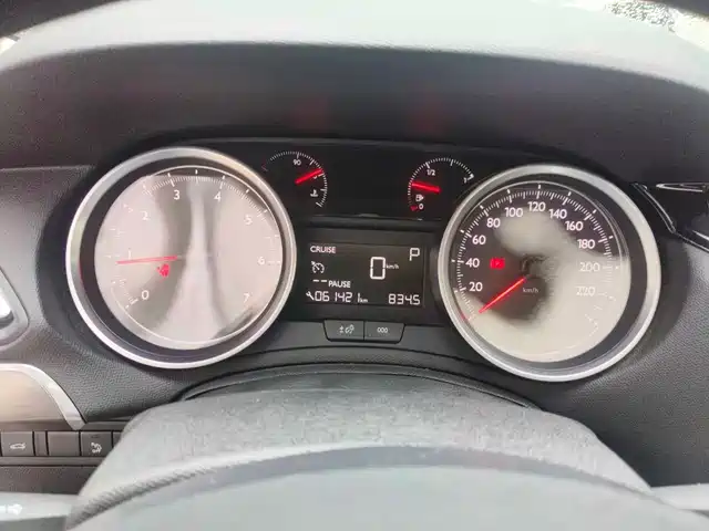 Peugeot 408 2015 Model 1.2T Automatic Luxury Edition — фото 4