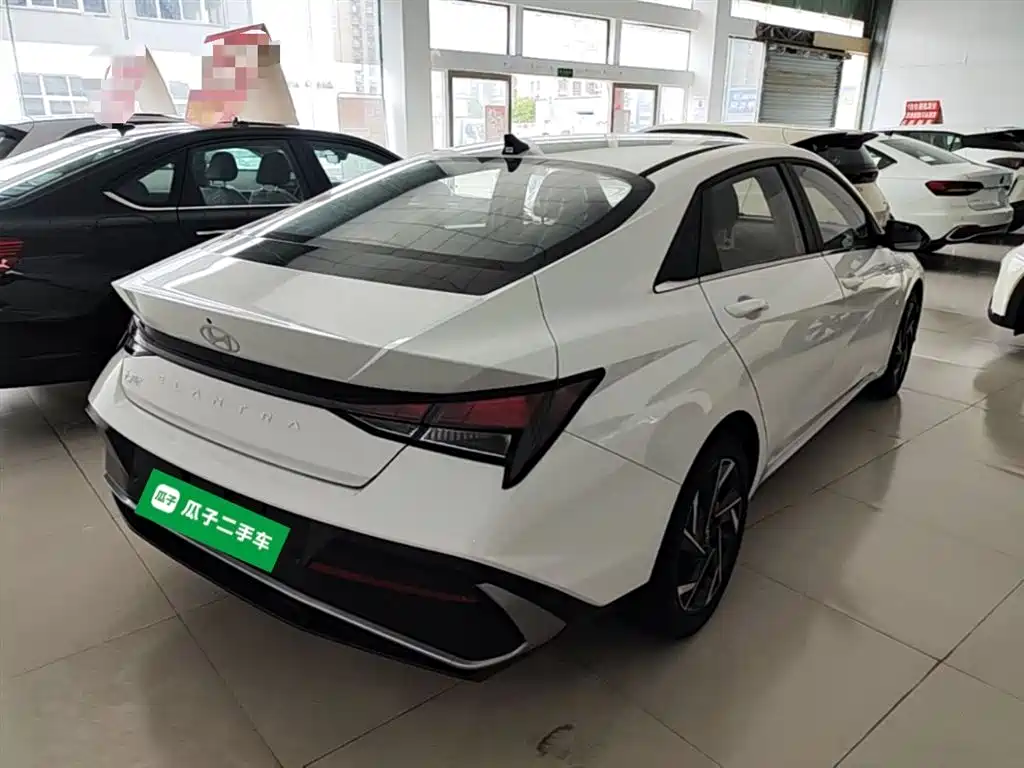 Hyundai Elantra 2023 1.5L CVT GLX Elite Edition фото 6