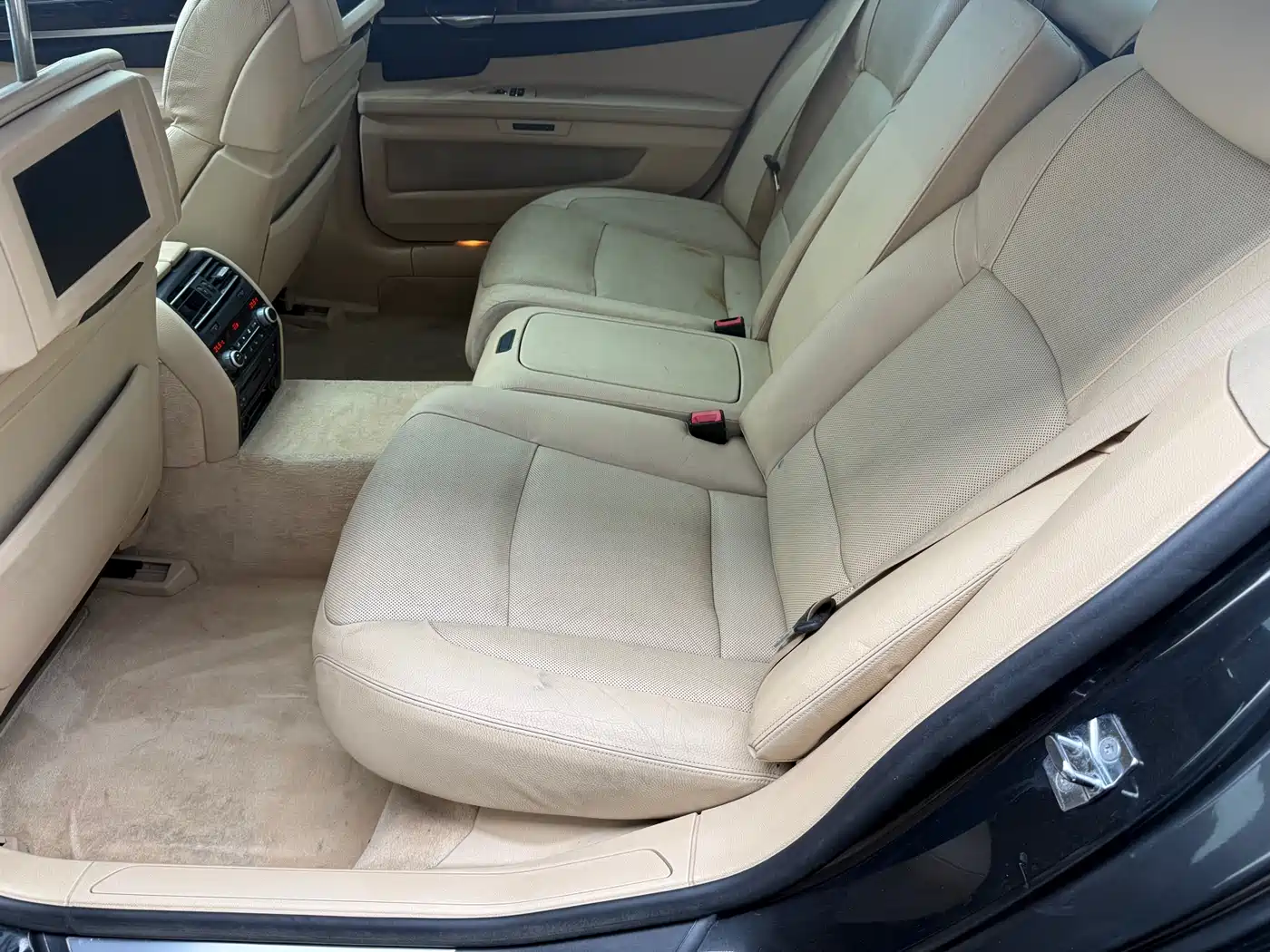 BMW 7 Series 2009 740Li Premium фото 8