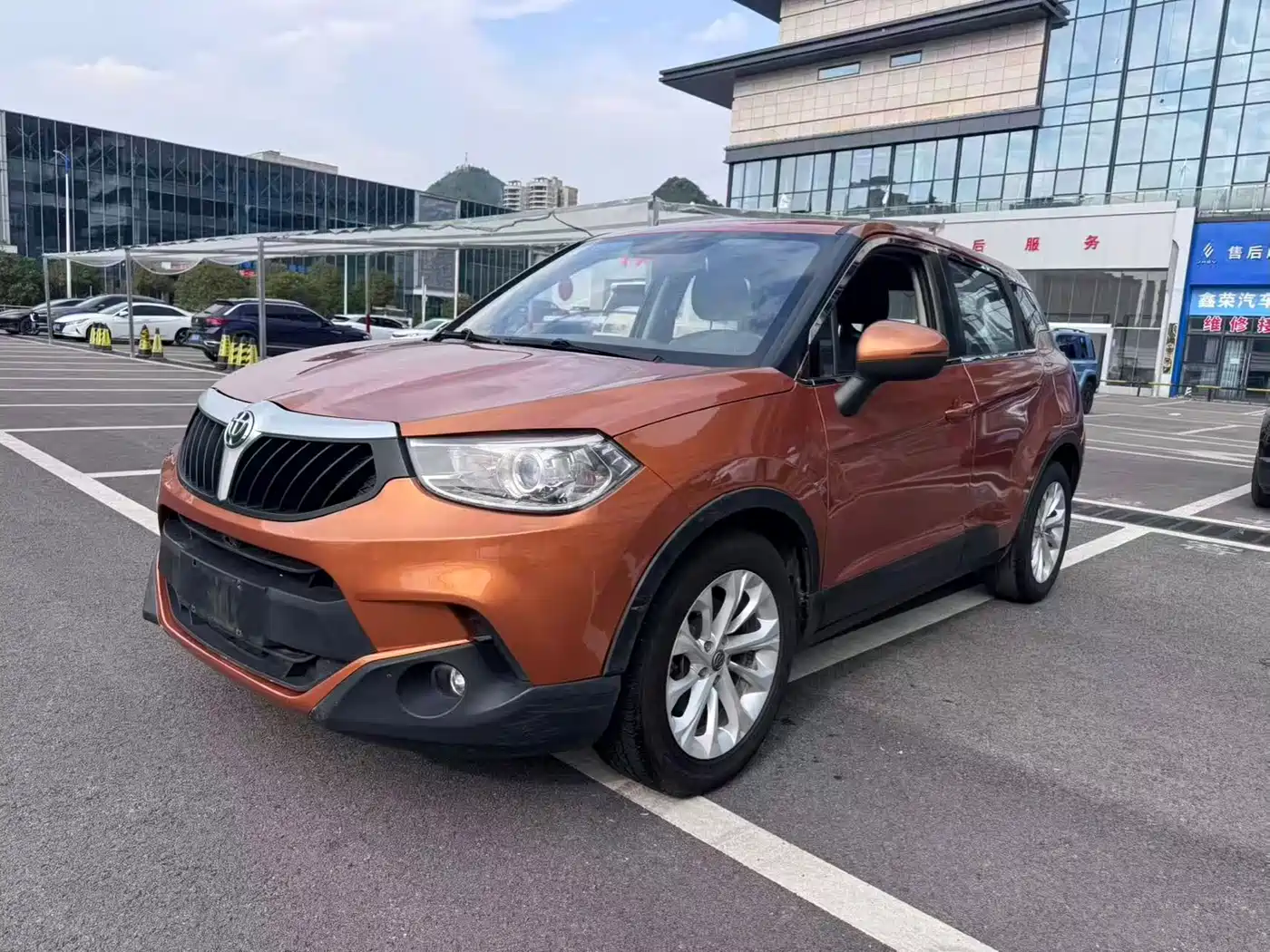 Фото 3 - Zhonghua V3