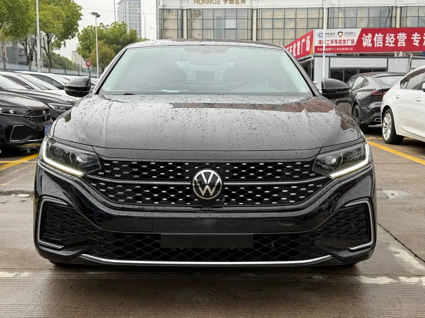Volkswagen Passat 2024 380TSI Starlight Luxury Edition фото 2