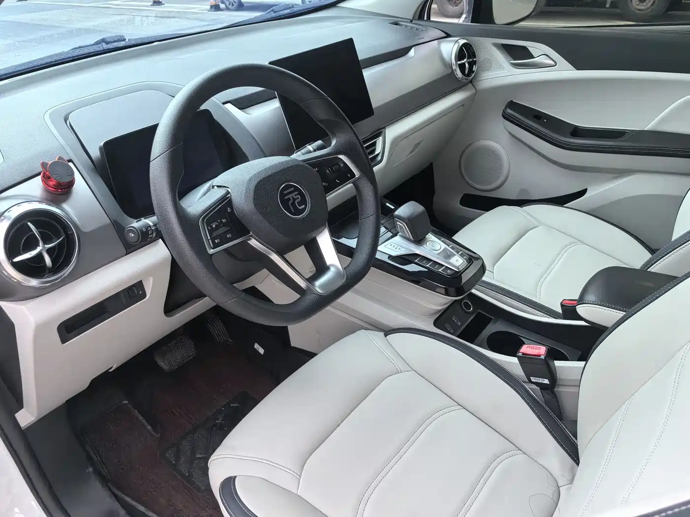 BYD Yuan Pro 2021 401KM Luxury Model фото 12