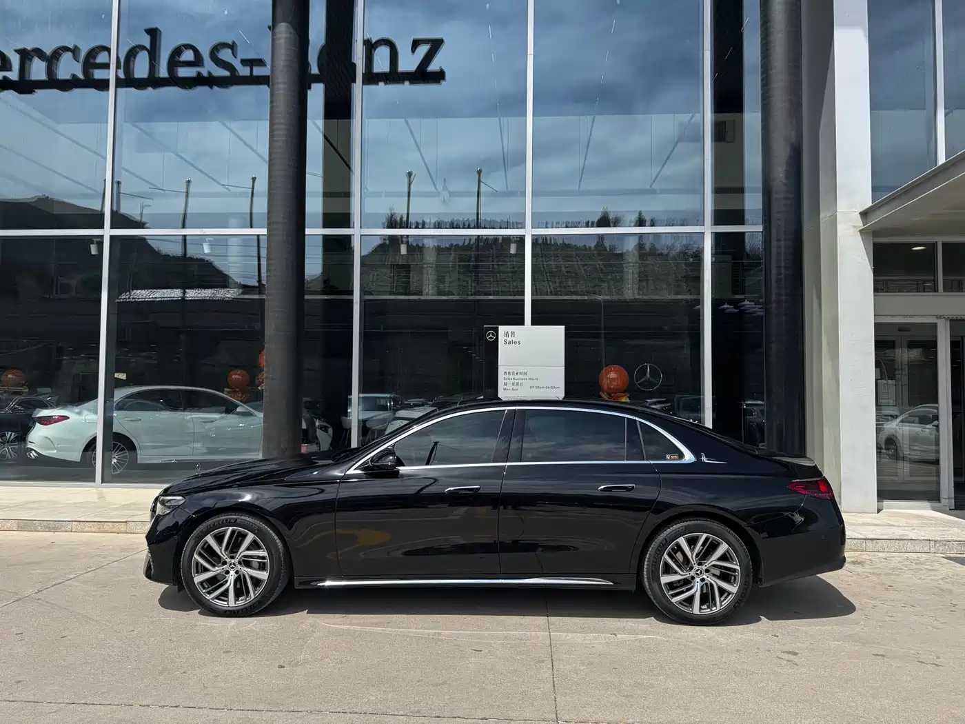Mercedes-Benz E-Class 2025 E 300 L Fashion фото 5
