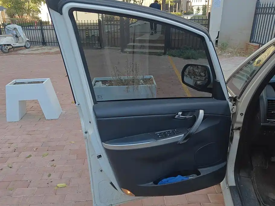 Фото 7 - Luxgen Luxgen7 MPV