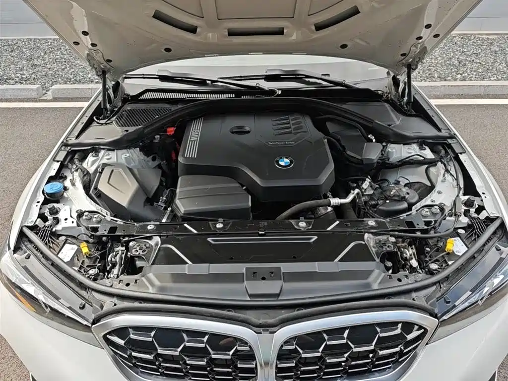 BMW 3 Series 2025 325i M Sport Package фото 8