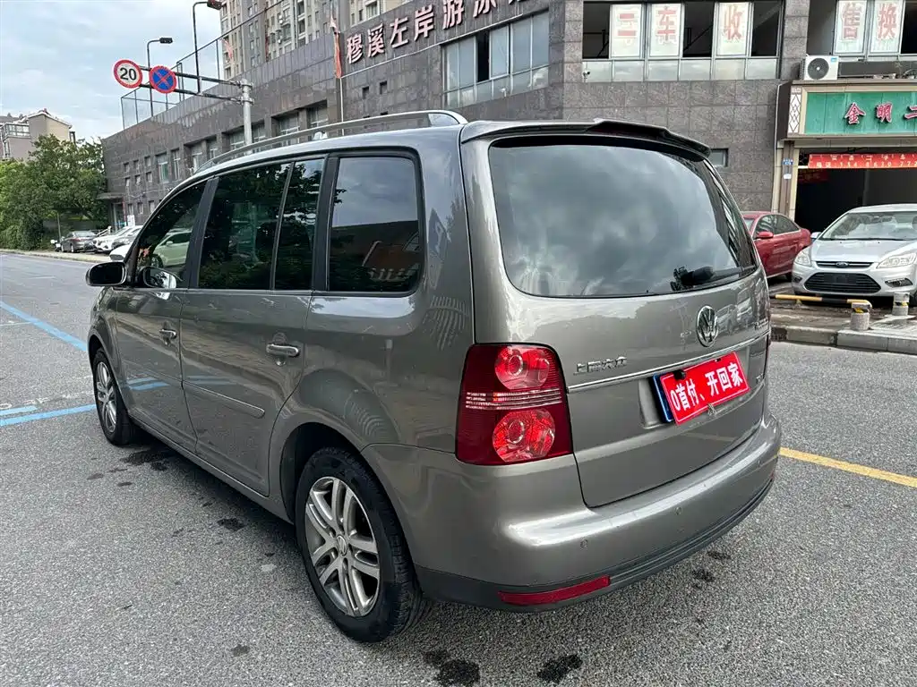 Volkswagen Touran 2008 Model 1.8T Premium Smart Edition Automatic 5-Seater фото 5