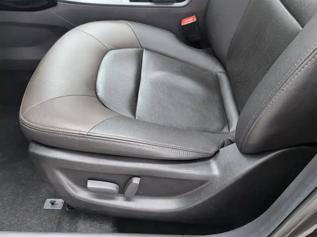 GAC Trumpchi Trumpchi GS4 2015 200T G-DCT Premium Edition фото 20