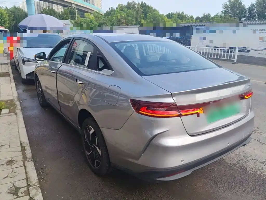 2023 Geely Geometry G6