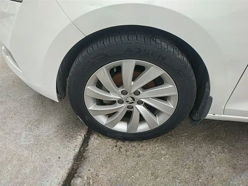 Škoda Rapid 2019 1.5L Automatic Comfort China V фото 23