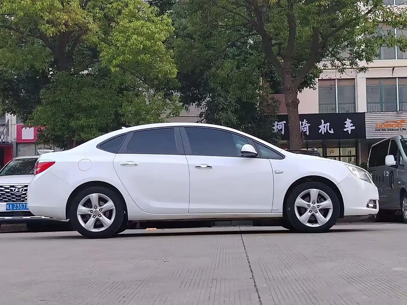 Photo 8 - Buick Excelle