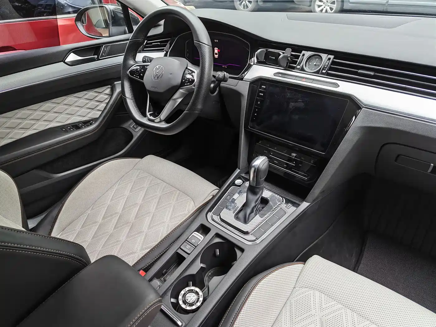 Volkswagen Magotan 2023 Model 2 Million Commemorative Edition 330TSI DSG Luxury фото 10