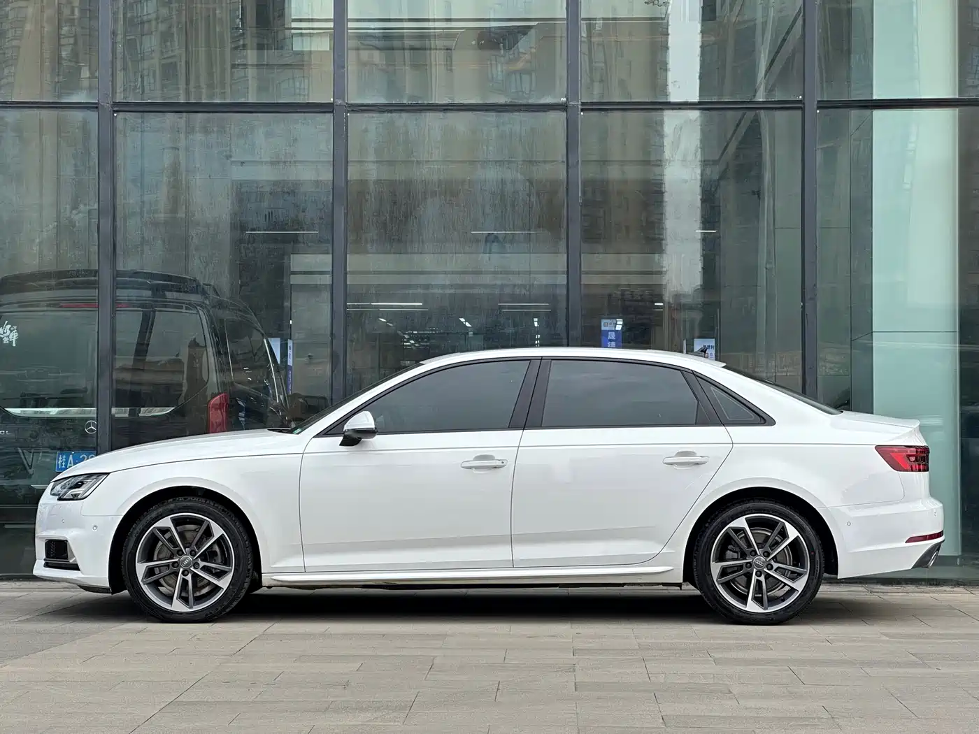 Audi A4L 2018 30th Anniversary 40 TFSI Sport фото 5
