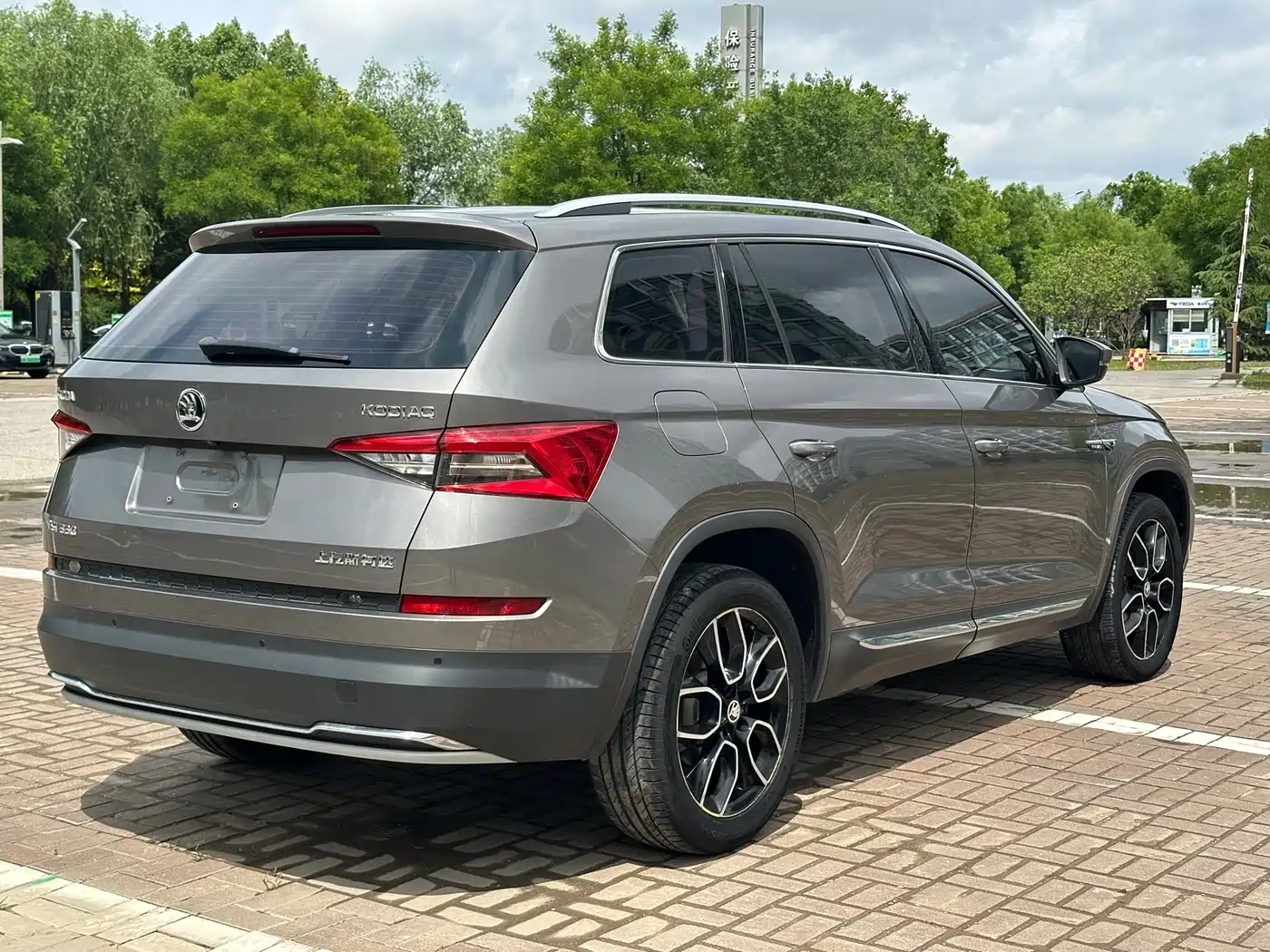 Škoda Kodiaq 2017 TSI330 7-seater 2WD Luxury Edition фото 17