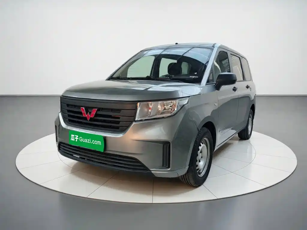 Wuling Motors Wuling Hongguang PLUS 2019 — пригон из Китая