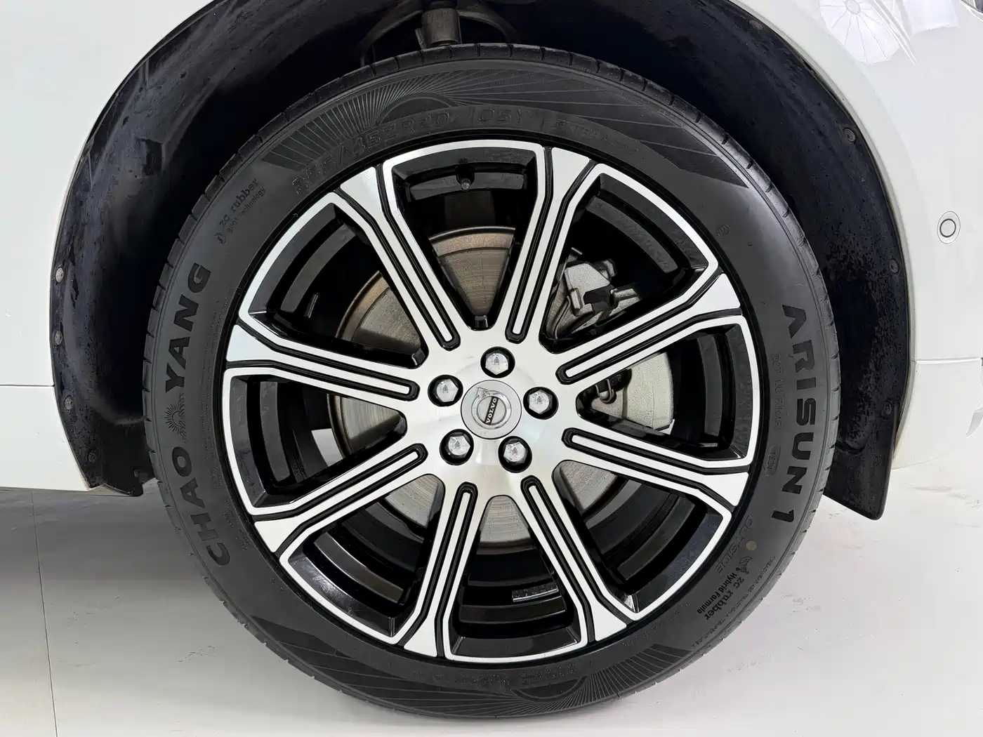 VOLVO XC60 PLUG IN HYBRID