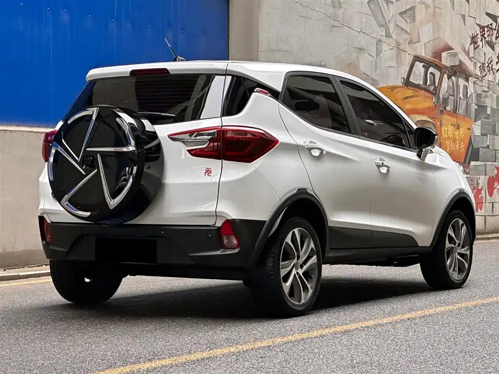 BYD Yuan 2017 1.5L Auto Cool Connect фото 5