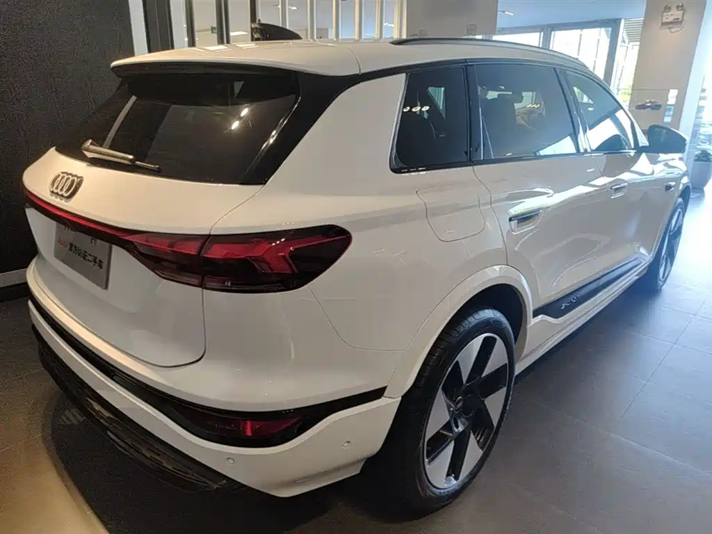 Audi Q6L e-tron 2025 Model Pioneer Edition фото 7