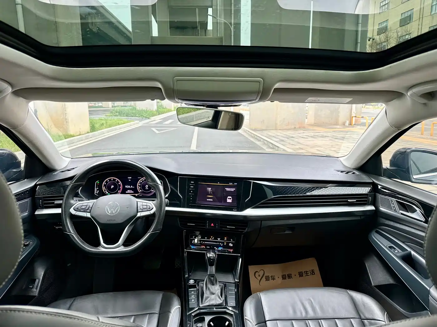 Volkswagen Passat 2022 330TSI Starlight Elite Edition фото 11