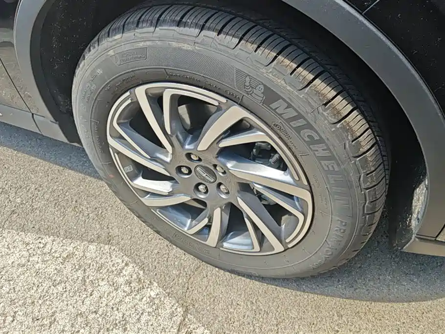 LINCOLN ADVENTURER
