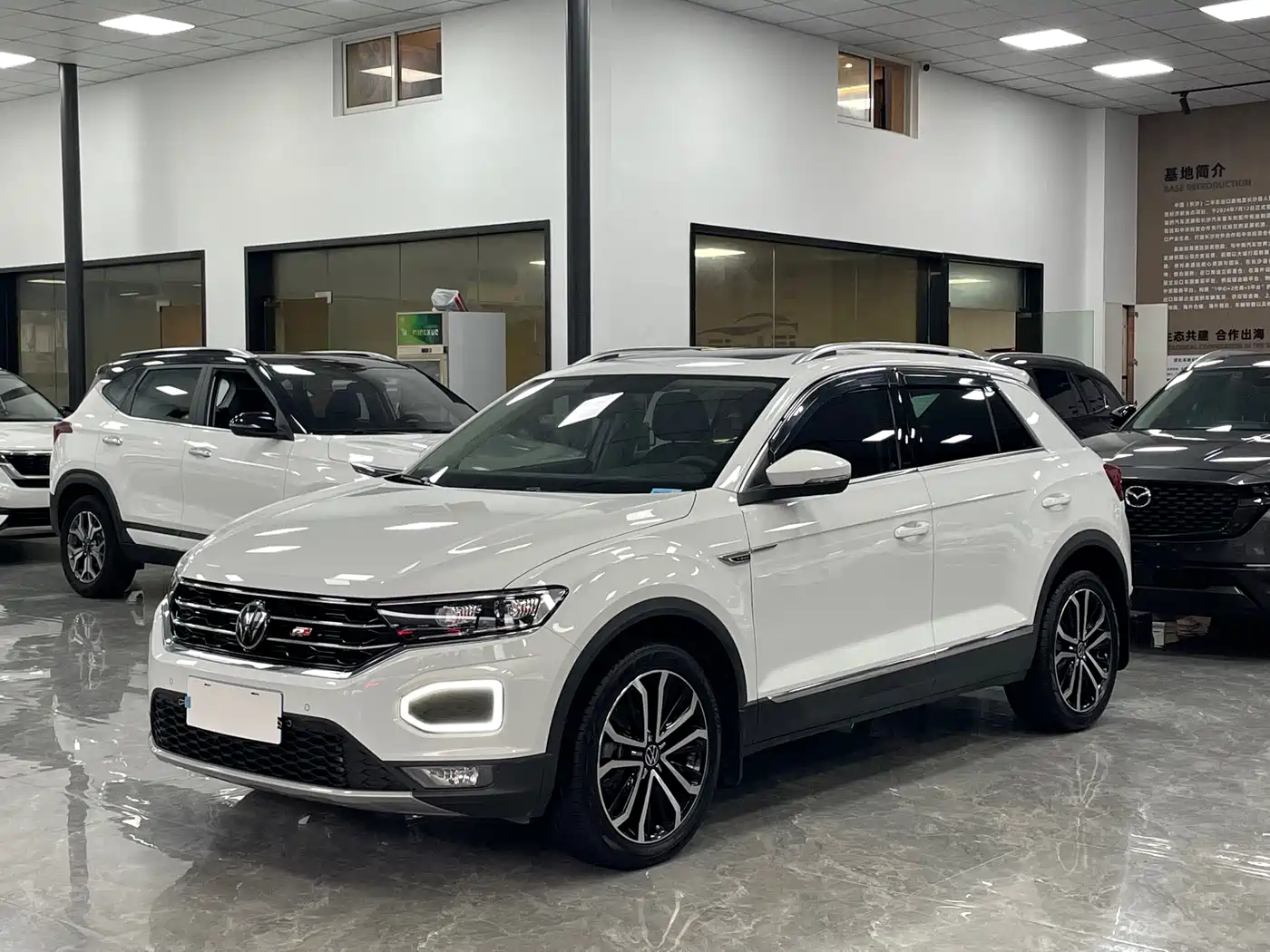 VOLKSWAGEN T-ROC EXPLORING SONGS 2023