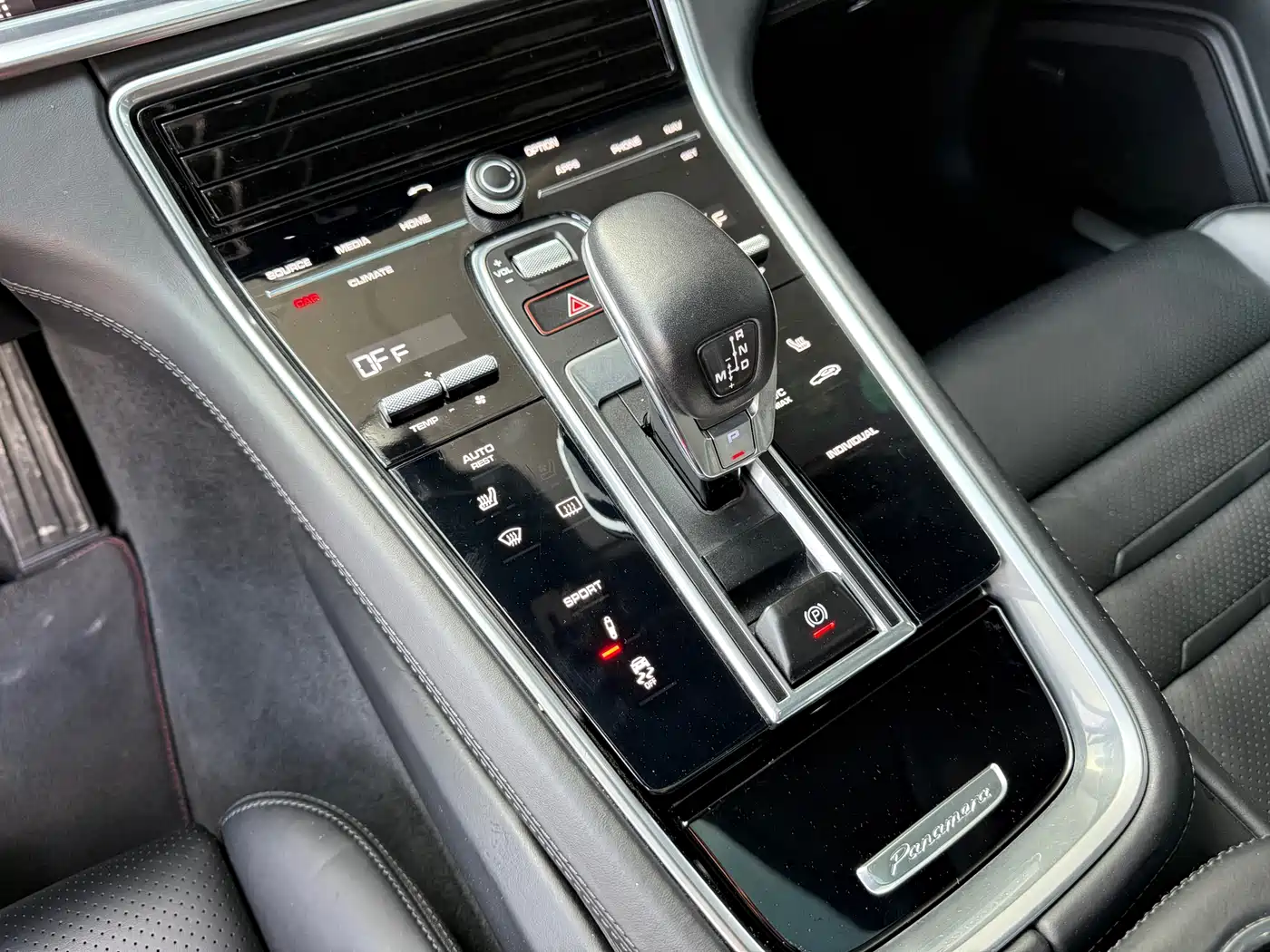 Porsche Panamera 2017 Panamera 3.0T фото 12